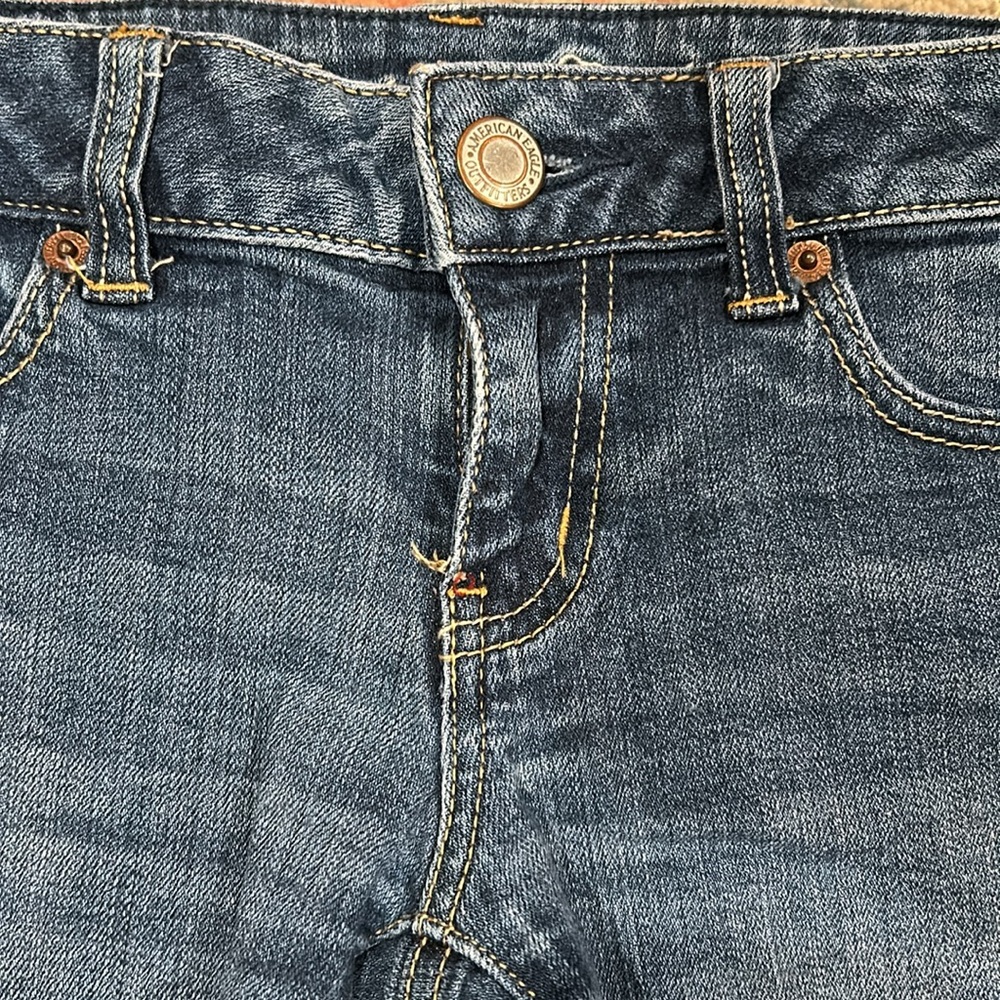 American Eagle Sz 4, dark denim shorts. Approx 4” inseam. - Picture 2 of 5